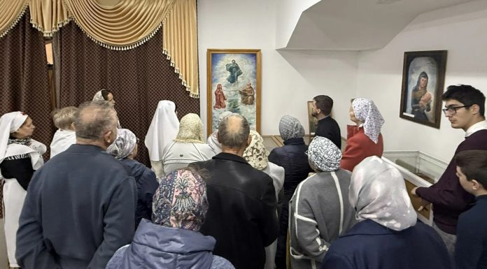 В Свято-Троицком храме Горячего ключа открылась выставка картин Тимура Тагиева