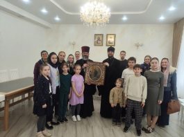 В храме святителя Николая Чудотворца прошла передвижная выставка дореволюционных книг