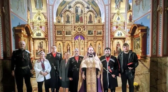 Казаки ГКО «Офицерская казачья сотня» посетили храм вмч. Георгия Победоносца