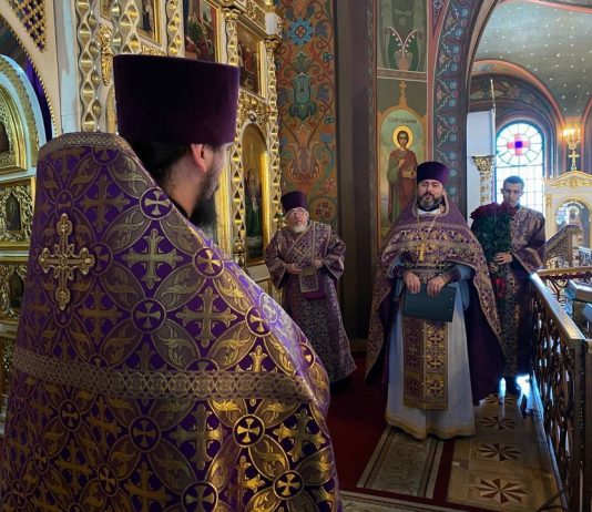 В Свято-Троицком соборе поздравили иерея Андрея Кретова с утверждением его Священным Синодом в должности ректора Екатеринодарской духовной семинарии