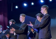 Хор студентов Екатеринодарской духовной семинарии выступил с концертной программой Великопостных произведений в Ейске