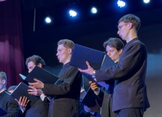 Хор студентов Екатеринодарской духовной семинарии выступил с концертной программой Великопостных произведений в Ейске