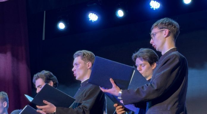 Хор студентов Екатеринодарской духовной семинарии выступил с концертной программой Великопостных произведений в Ейске