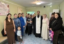 Иерей Михаил Монтиков с сестрами милосердия провел встречу в женской консультации № 6