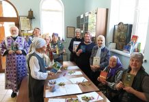 В храме иконы Божией Матери «Утоли моя печали» ко Дню православной книги была организована выставка старинных книг и викторина