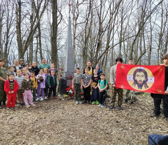 Прихожане Никольского храма совершили поход по местам боевой славы