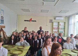 Иерей Михаил Шарипов провел беседу с учениками школы № 19 ст. Марьянской