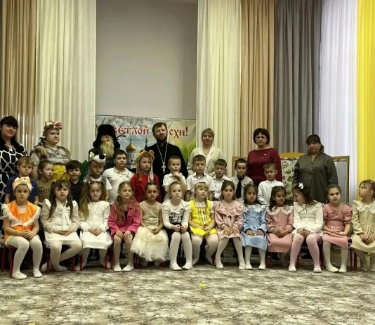 Протоиерей Виталий Бойко посетил пасхальный утренник в детском саду ст. Ивановской