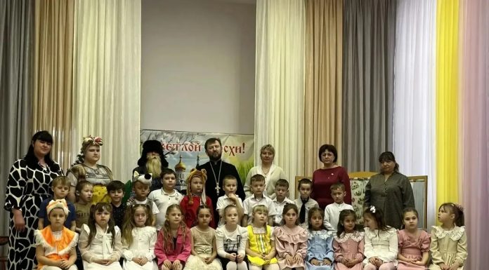 Протоиерей Виталий Бойко посетил пасхальный утренник в детском саду ст. Ивановской