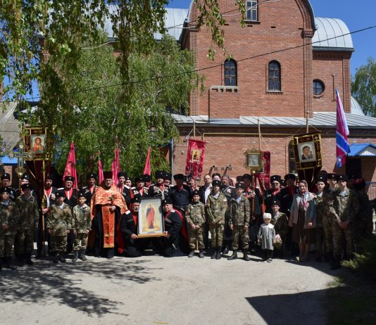 В Михайло-Архангельском храме хутора Трудобеликовского прошли мероприятия, посвященные Дню реабилитации кубанского казачества