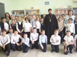 Протоиерей Сергий Покорук провел беседу с учениками школы № 4 имени Жукова ст. Динской