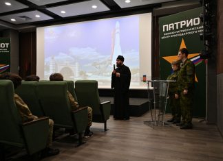 Диакон Роман Ермаков посетил открытие военно-патриотической акции «Этот день мы приближали: 30 дней до Великой Победы»