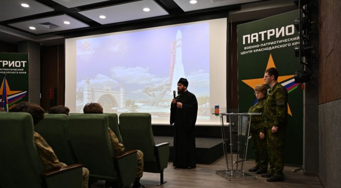 Диакон Роман Ермаков посетил открытие военно-патриотической акции «Этот день мы приближали: 30 дней до Великой Победы»