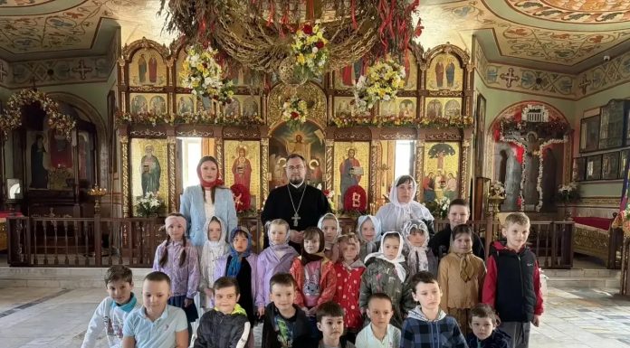 В пятницу Светлой седмицы храм Святой Троицы станицы Динской встречал юных гостей