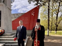 Протоиерей Игорь Медведев принял участие в памятном митинге, прошедшем у мемориала ст. Пластуновской