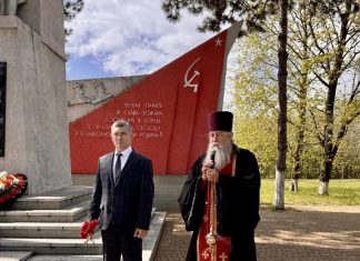 Протоиерей Игорь Медведев принял участие в памятном митинге, прошедшем у мемориала ст. Пластуновской