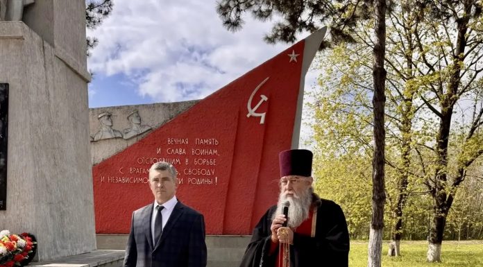 Протоиерей Игорь Медведев принял участие в памятном митинге, прошедшем у мемориала ст. Пластуновской