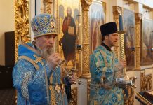 Митрополит Василий совершил вечернее богослужение в Благовещенском храме города Краснодара