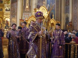 В Великий Четверток митрополит Василий совершил Божественную литургию в Свято-Екатерининском кафедральном соборе города Краснодара