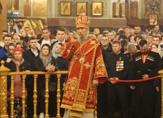 Митрополит Василий совершил Пасхальную Божественную литургию в Свято-Екатерининском кафедральном соборе города Краснодара