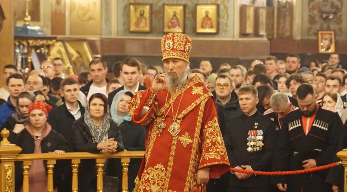 Митрополит Василий совершил Пасхальную Божественную литургию в Свято-Екатерининском кафедральном соборе города Краснодара