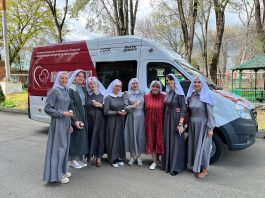 Сестры милосердия поздравили пациентов хосписа с праздником Пасхи Христовой