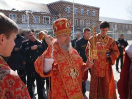 Митрополит Василий совершил Божественную литургию в храме святых мучеников Бориса и Глеба при исправительной колонии № 14