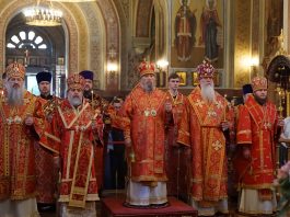 Митрополит Василий в сослужении архиереев митрополии совершил Всенощное бдение в Свято-Екатерининском кафедральном соборе