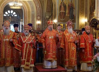 Митрополит Василий в сослужении архиереев митрополии совершил Всенощное бдение в Свято-Екатерининском кафедральном соборе