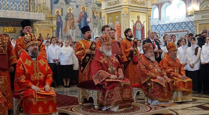 Святейший Патриарх Кирилл совершил чин великого освящения и Божественную литургию в храме Рождества Христова станицы Динской