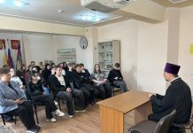 Священник рассказал студентам университета кооперации о духовном смысле подготовки к Пасхе