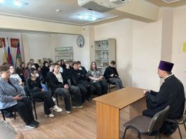 Священник рассказал студентам университета кооперации о духовном смысле подготовки к Пасхе