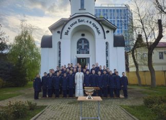 В Краснодарском Президентском кадетском училище состоялся пасхальный молебен