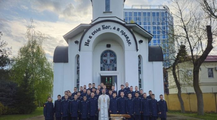 В Краснодарском Президентском кадетском училище состоялся пасхальный молебен