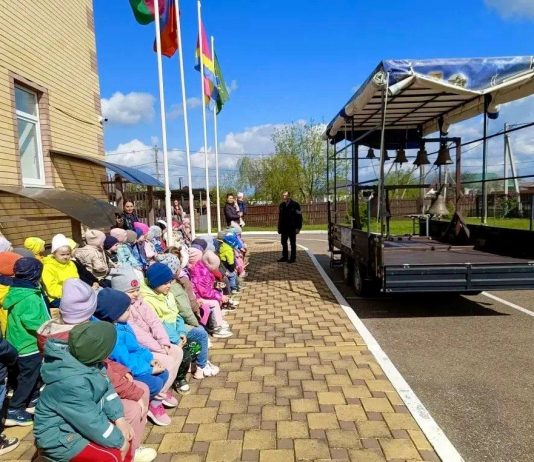 В детском саду № 37 прошел мастер класс по колокольному звону