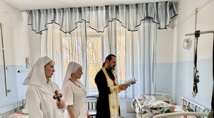 Протоиерей Сергий Лопасов навестил подопечных хосписа города Краснодара