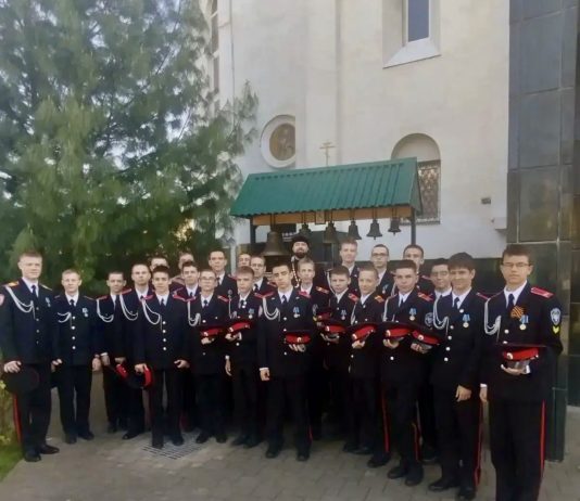 Кадеты Кубанского казачьего кадетского корпуса имени М. П. Бабыча посетили храм Святого Духа
