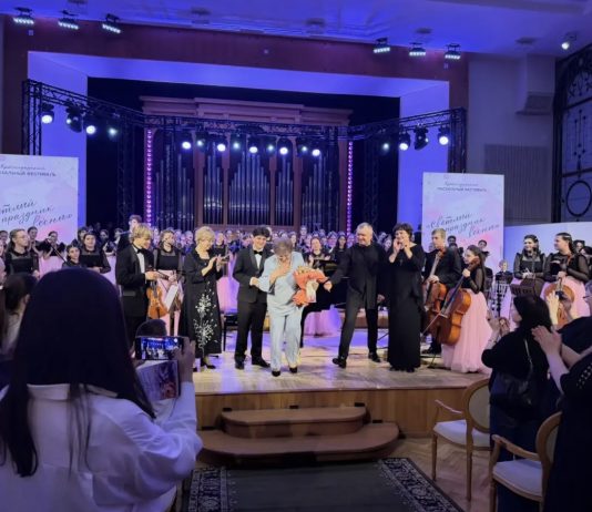 Протоиерей Сергий Лопасов стал почетным гостем пасхального концерта детских творческих коллективов и солистов МЭЦ