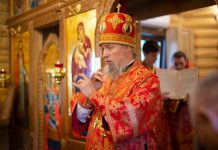 Митрополит Василий совершил Божественную литургию на территории военного госпиталя в храме святителя Луки Крымского