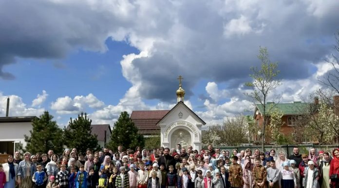 В храмах епархии прошли Пасхальные праздники и акции