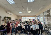 Ученики и педагоги школы «Лествица» храма свт. Николая Чудотворца посетили подопечных дома-интерната «Родительская усадьба»