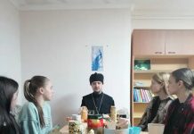 Иерей Арсений Рощин провел встречу с участниками православного молодежного клуба «Серафим»