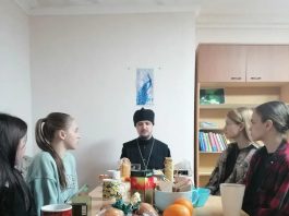 Иерей Арсений Рощин провел встречу с участниками православного молодежного клуба «Серафим»