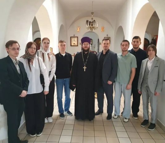 В храме Воскресения Христова прошла беседа со студентами КубГАУ о браке и венчании