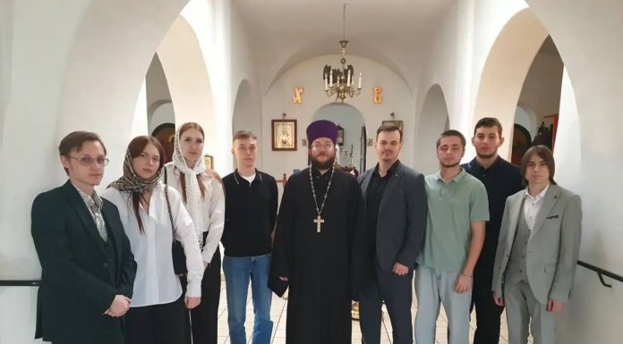 В храме Воскресения Христова прошла беседа со студентами КубГАУ о браке и венчании