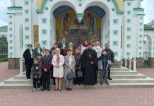 В храме Святой ТРоицы станицы Динской прошла встреча с сотрудниками социально-реабилитационного центра для несовершеннолетних