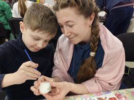 В Свято-Троицком храме провели пасхальный мастер-класс для семей участников СВО