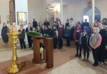 В пос. Кутаисе школьники посетили богослужение в праздник Благовещения Пресвятой Богородицы