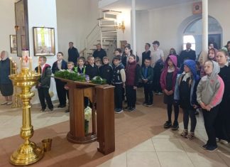 В пос. Кутаисе школьники посетили богослужение в праздник Благовещения Пресвятой Богородицы