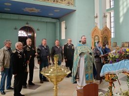 В Свято-Троицком храме помолились об упокоении погибших подводников